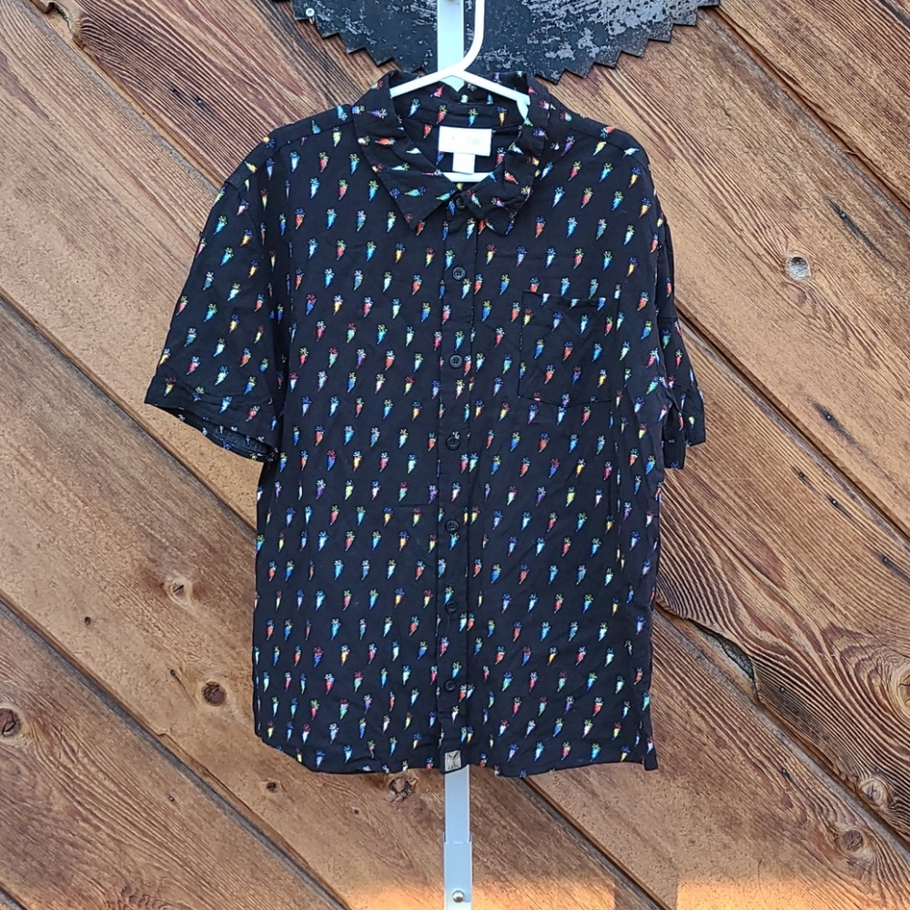 Lularoe Thor 100 Shirt black lighting bolts